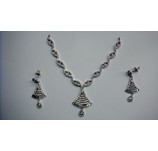 DIAMOND STUDDED SINGLE ROW NECKLACE
