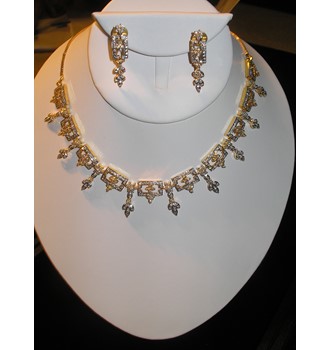 DIAMONT STUDDED TWO TONE NECKLACE